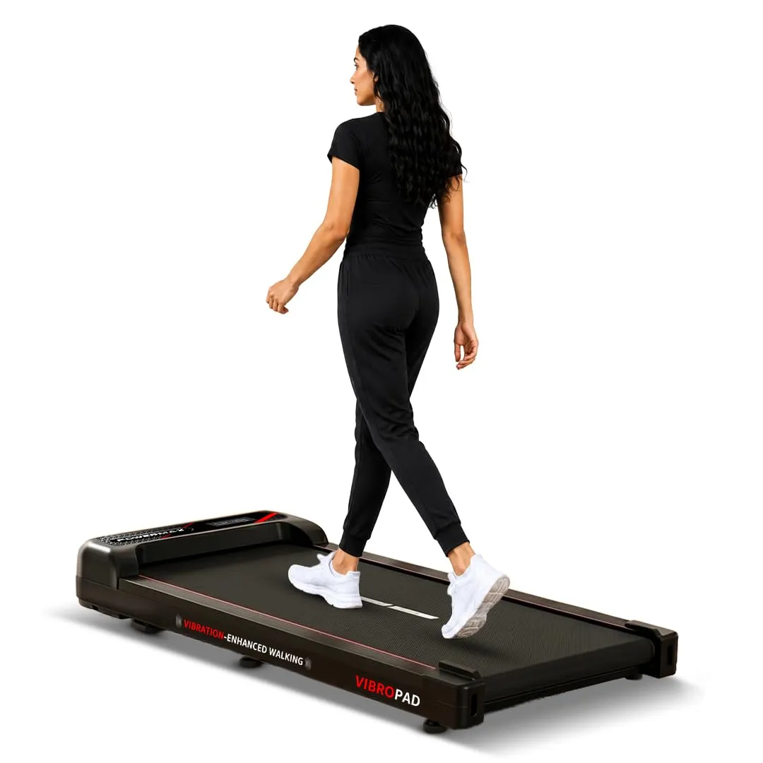 Powermax Fitness جهاز مشي VibroPad بموتور 3.5 HP BLDC 4 في 1 مع اهتزاز للاستخدام المنزلي مع انحدار يدوي 8% وجهاز تحكم عن بعد وسرعة قصوى 6kh/h وشاشة LED وسطح مشي 900x385mm