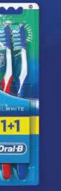 Oral-B Advantage 3D Fresh Toothbrush Medium