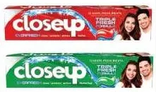 Closeup معجون أسنان عشبي هيمالايا