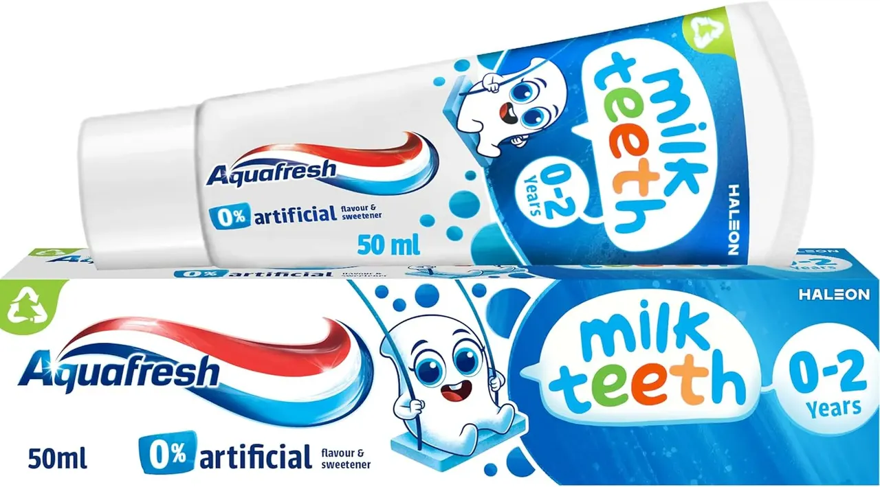 aquafresh معجون أسنان للأطفال للأسنان اللبنية لعمر 0-2 سنة، معجون أسنان للصغار والرضع، عناية لطيفة بالأسنان اللبنية