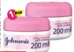 Johnson's كريم ناعم مرطب لمدة 24 ساعة