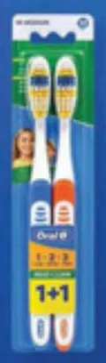 Oral-B فرشاة أسنان Maxi Clean 40 متوسطة