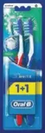 Oral-B Advantage 3D Fresh Toothbrush Medium