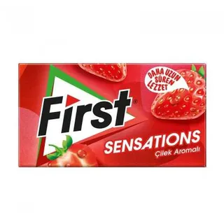 علكة First بالفراولة خالية من السكر