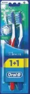 Oral-B Advantage فرشاة أسنان 3D فريش