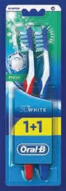 Oral-B Advantage 3D Fresh Toothbrush Medium