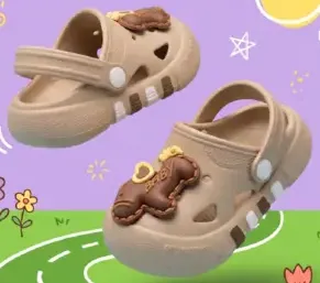 Crocs للأطفال متنوع